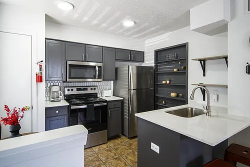 Town Lake Villas Photo 1