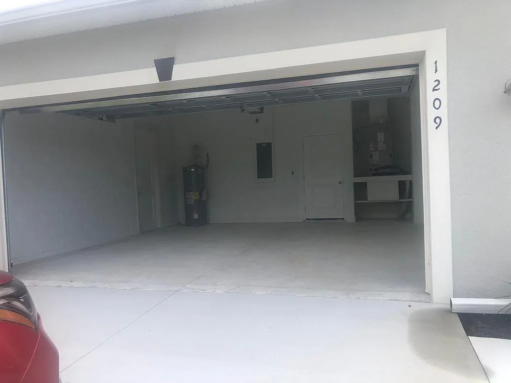 1209 Tivoli Dr — Photo 3