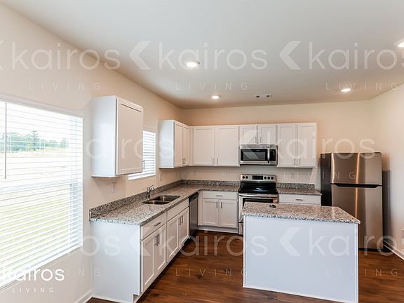 4th image of 206 Long Island Dr