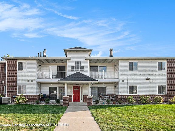 2nd image of 915 Carom Cir