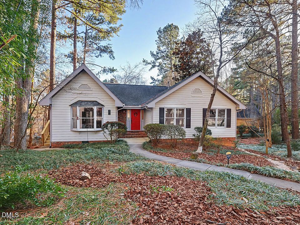 1st image of 305 Westbrook Dr