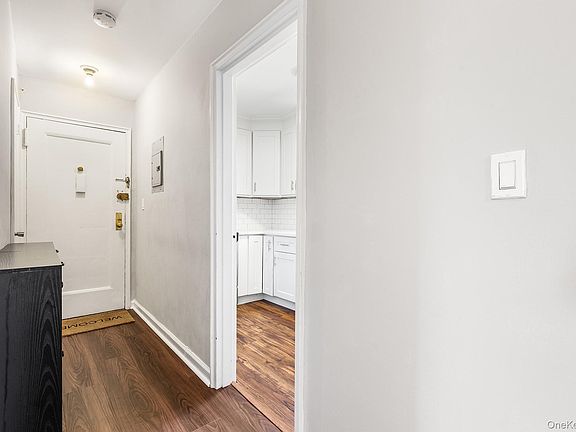 3rd image of 320 S Broadway #R5