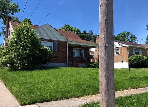 2nd image of 1485 Foxwood Dr