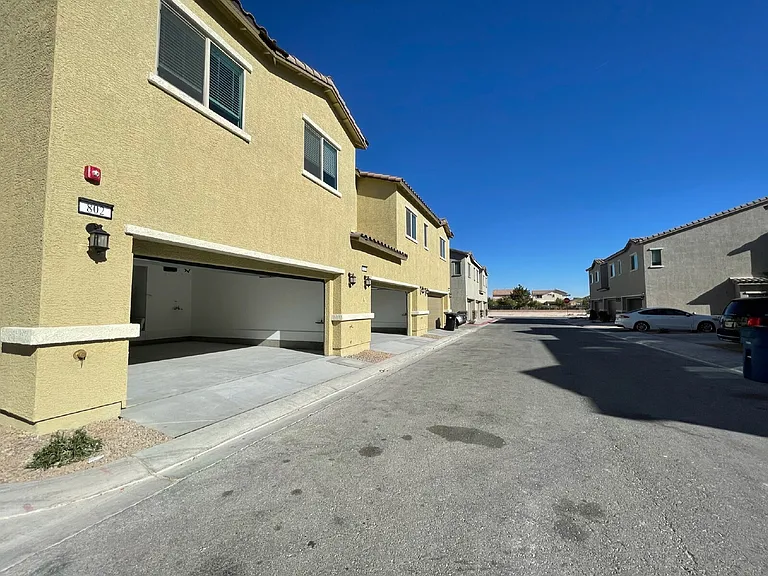 802 Spring Estates Ave — Photo 11