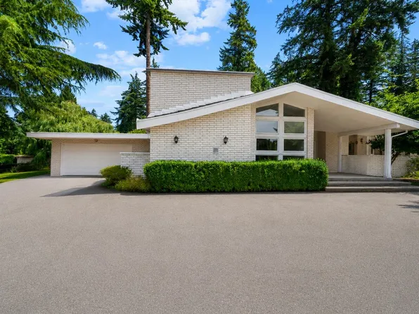 2644 140th St, Surrey, BC V4P 2C7