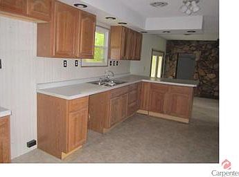 4th image of 816 E Washington St