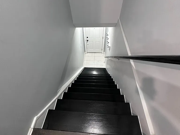 6 Lapp St #UPPER — Photo 5