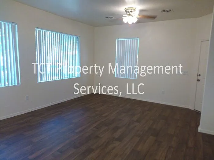 Building Photo - 1544 S Owl Dr