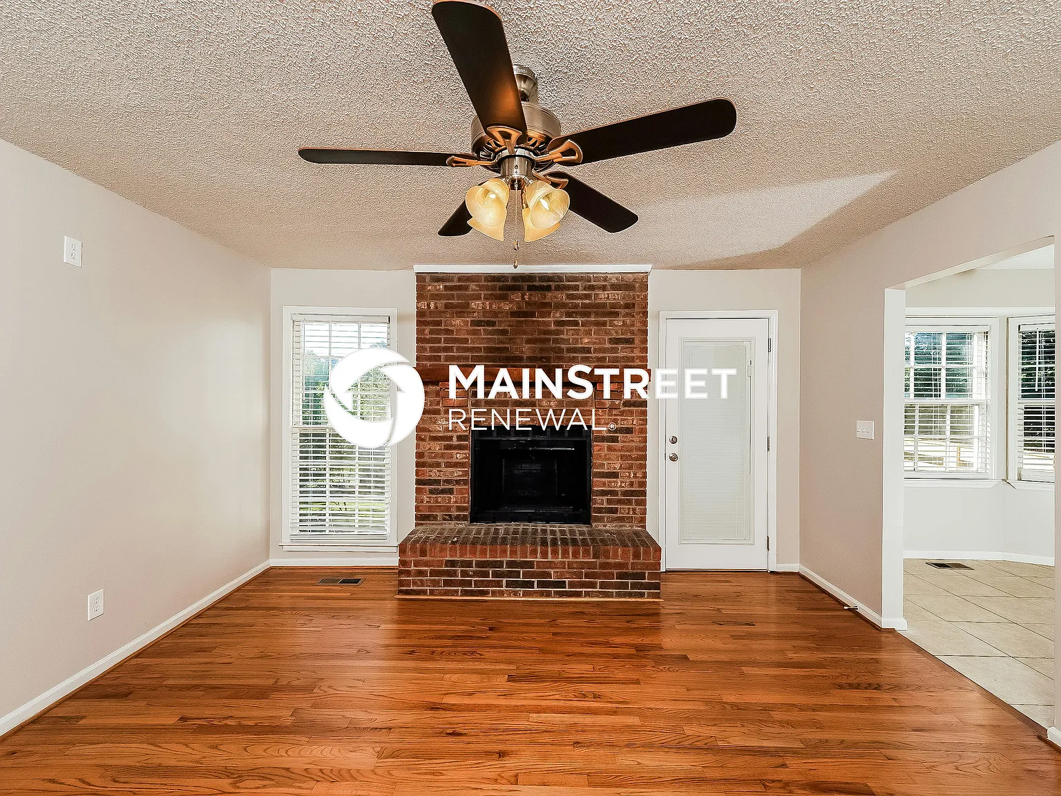 5229 Chestnut Ln — Photo 2