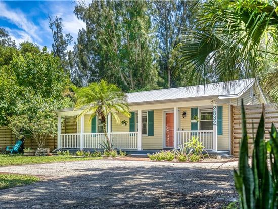 2832 Marlette St, Sarasota, FL 34231