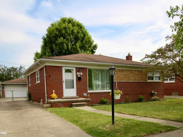 19308 Florence St, Roseville, MI 48066