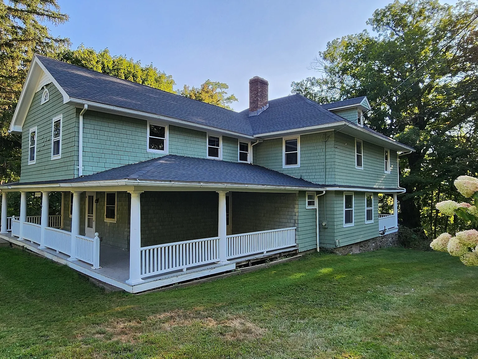 7 bed, 3.0 bath, 3144 sqft, $5,000 — Photo 1