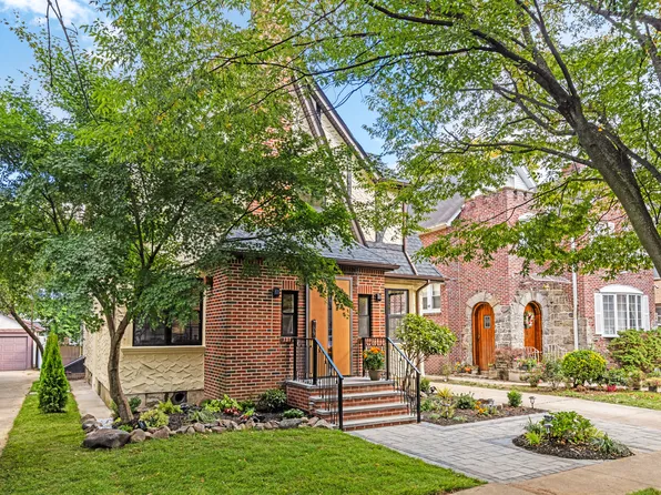 85-15 Wareham Place image 13 of 20