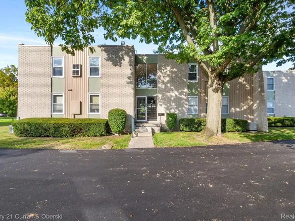 32965 Fargo St, Livonia, MI 48152