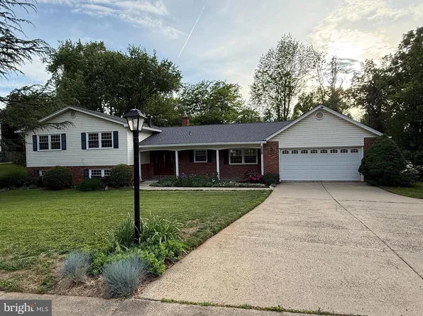 1310 Towlston Rd, Vienna, VA 22182