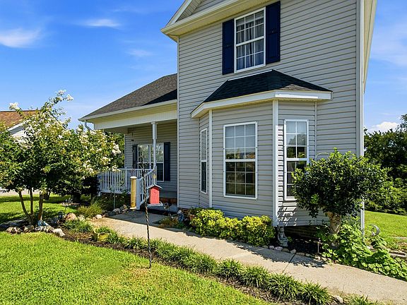 4th image of 117 Thomas Holman Cir
