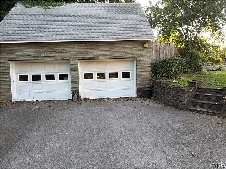 223 Cleveland Blvd — Photo 5
