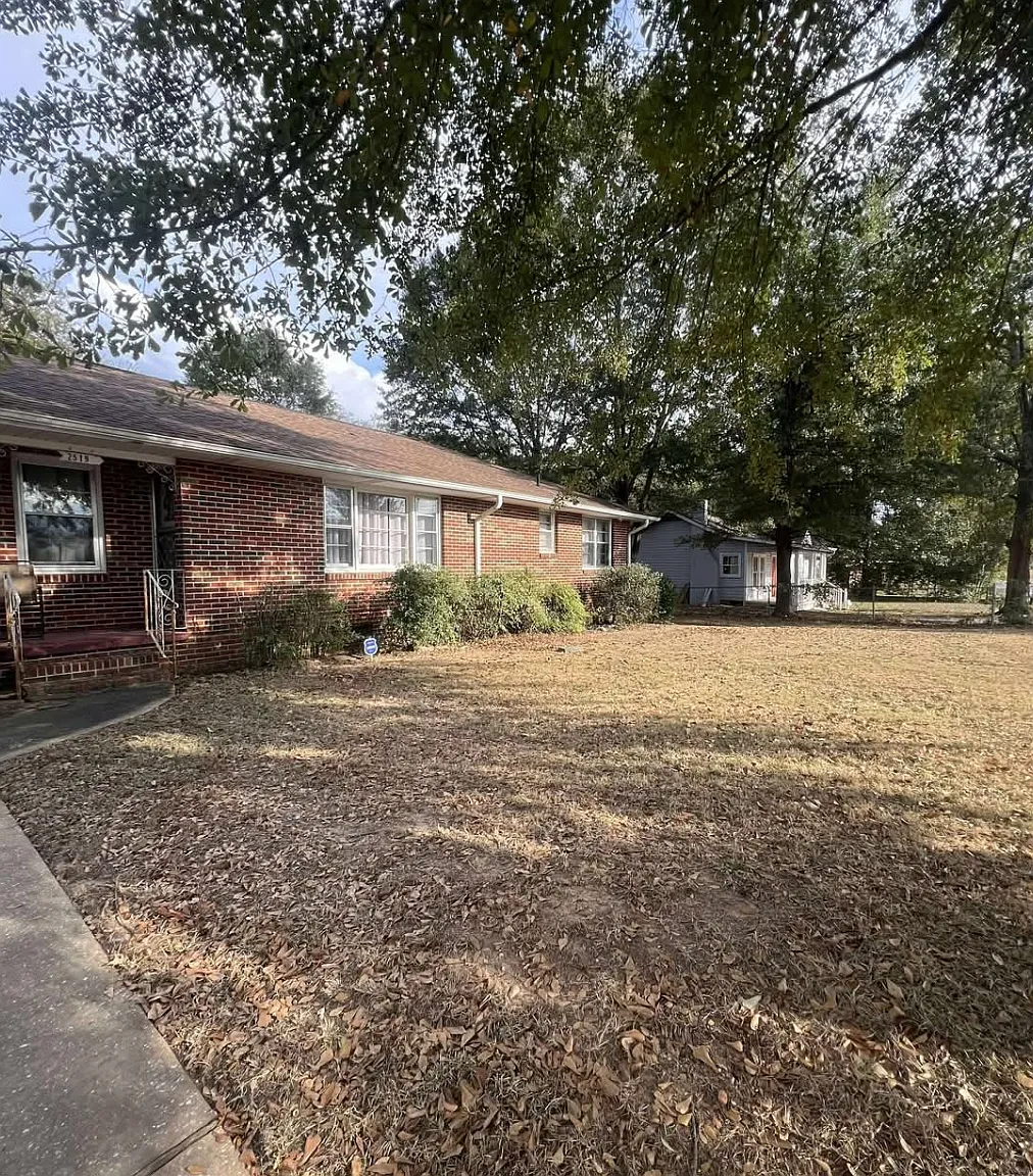 1 bed, 1.5 bath, 1389 sqft, $800 — Photo 2