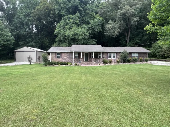 407 Bear Hollow Rd, Pelham, TN 37366