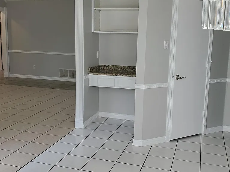612 Nightshade Dr — Photo 5