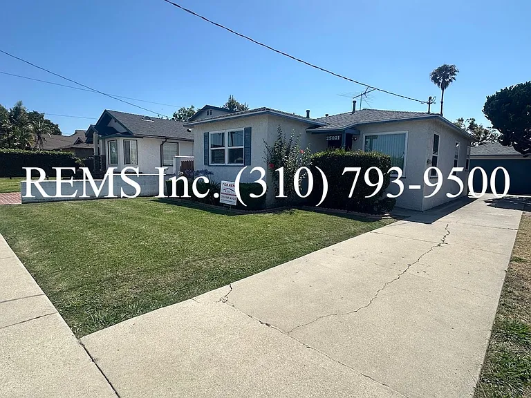 25021 Oak St — Photo 2