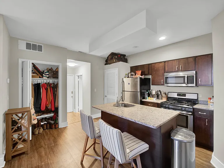 159 W Goethe St — Photo 12