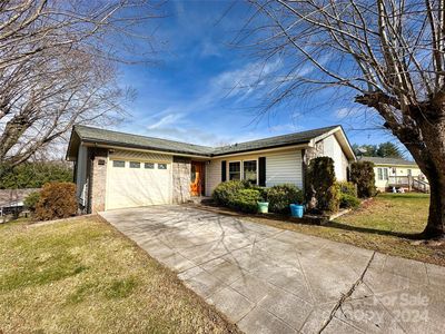 7 Bellhaven Ct, Clyde, NC, 28721