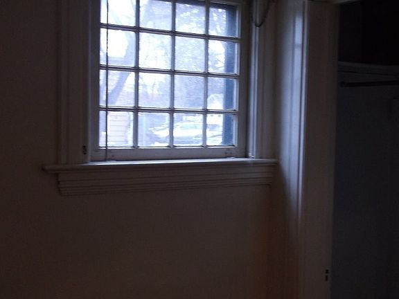 4th image of 504 E Front St