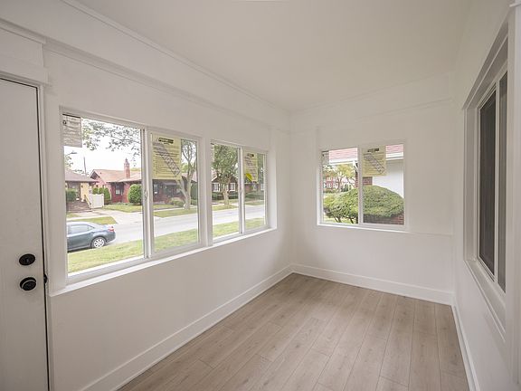 3rd image of 7617 S Crandon Ave
