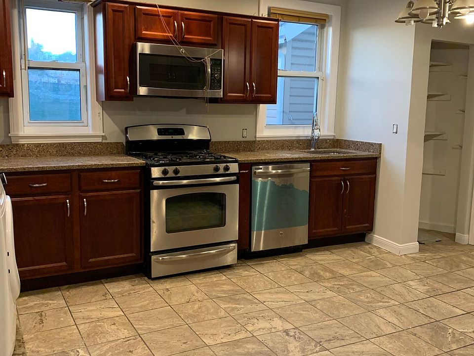 1st image of 100 Harty St