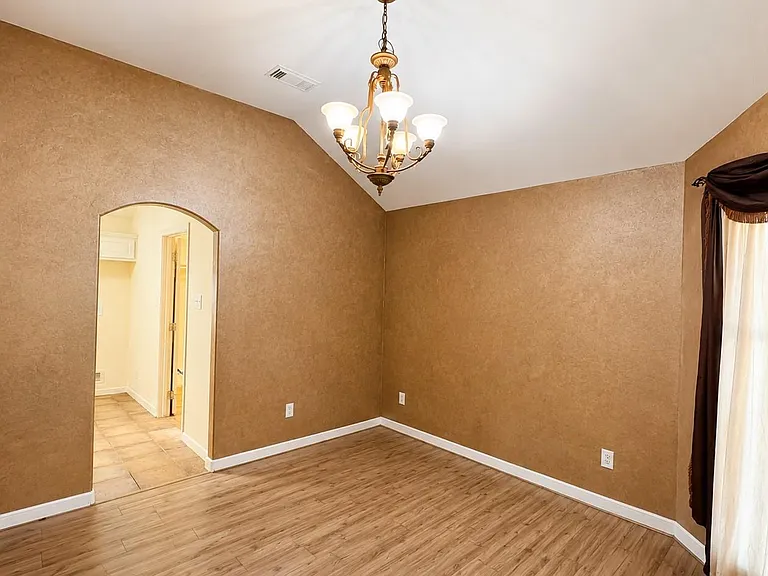 12918 Stratford Mill Ln — Photo 4