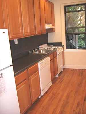 Rented by PMG Real Estate  | media 30