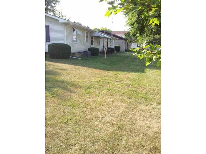 922 Jefferson St photo 1