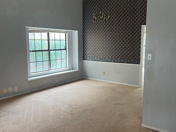 4th image of 2046 Cologne Dr