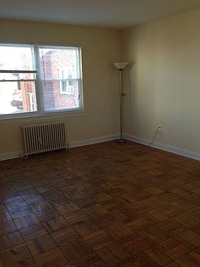 5th image of 1720 N Quinn St APT 301