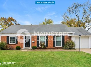 1400 Burning Tree Dr, Florissant, MO 63033