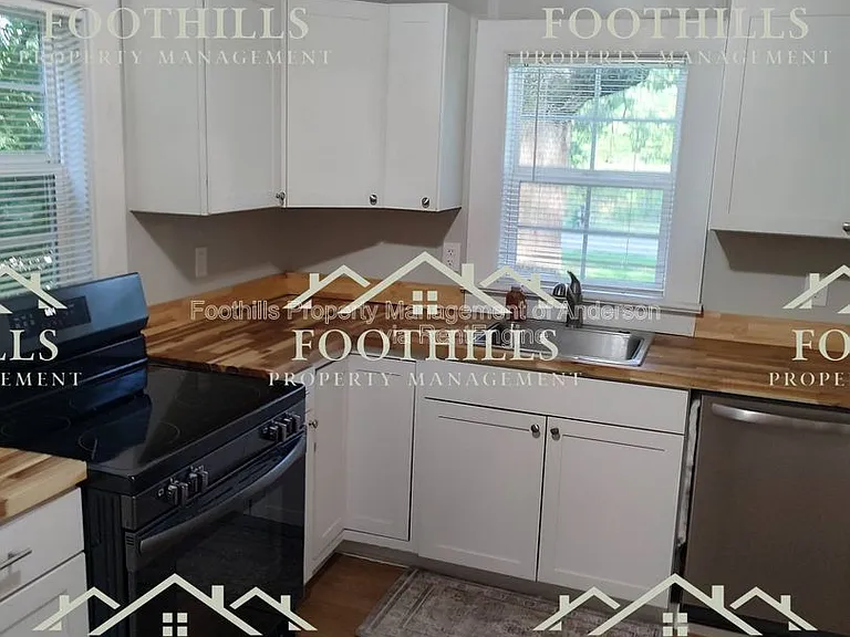 1905 Marett Rd — Photo 6