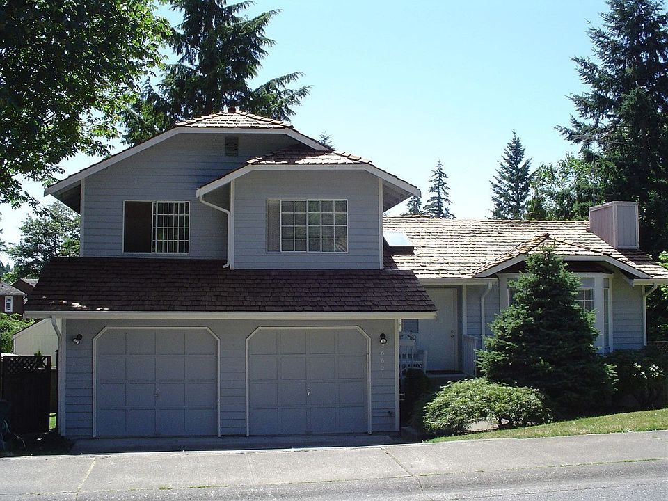 Sparkling tri-level in excellent neighborhood!