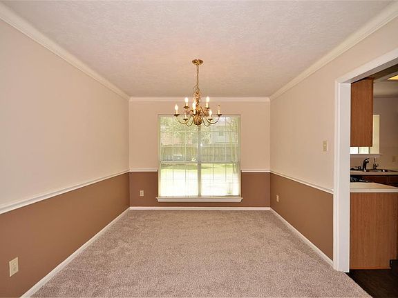5th image of 141 Hidden Lake Dr