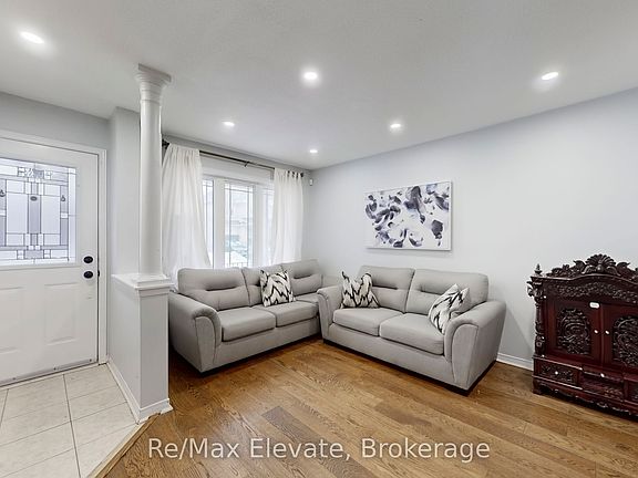 3rd image of 12 Teasdale St