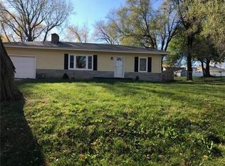 1107 NE 74th St, Gladstone, MO 64118