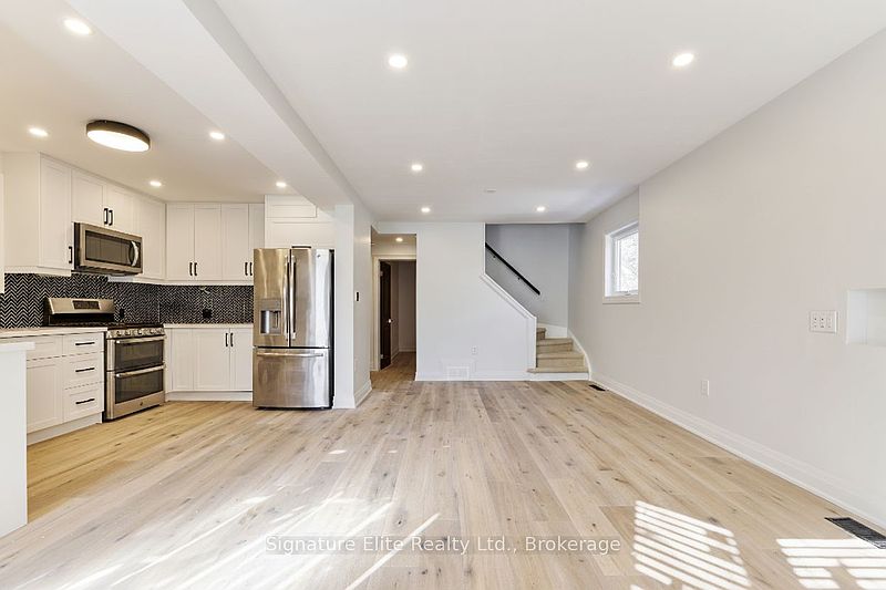 Toronto House for rent - 4 Bedrooms — photo 2