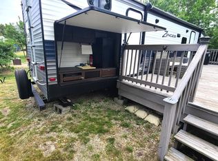 25/96 Woodhaven Dr E, Sublette, IL 61367