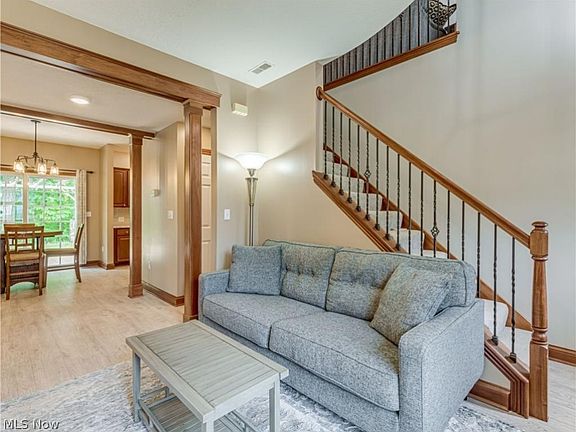 4th image of 1093 Saint Andrews Ct