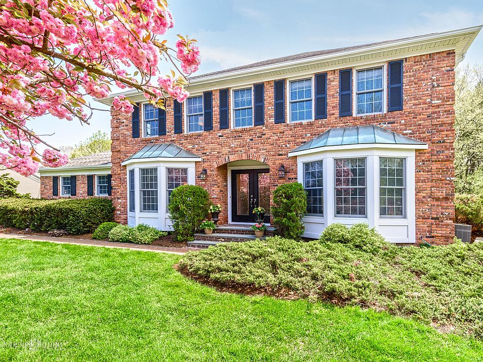 1st image of 21 Longacre Dr