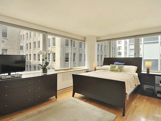 Sold by Sotheby's International Realty | media 23