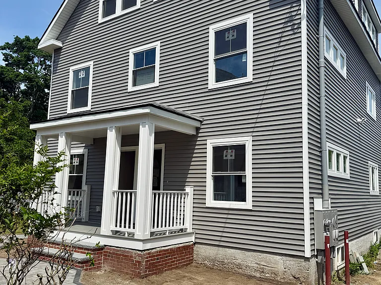 33-35 Leach St #2 — Photo 2