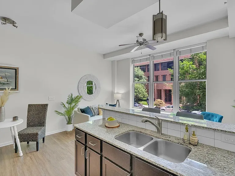 100 E Washington St #25 — Photo 5