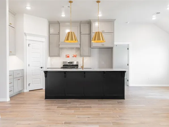 2241 NW 170th St, Edmond, OK 73012