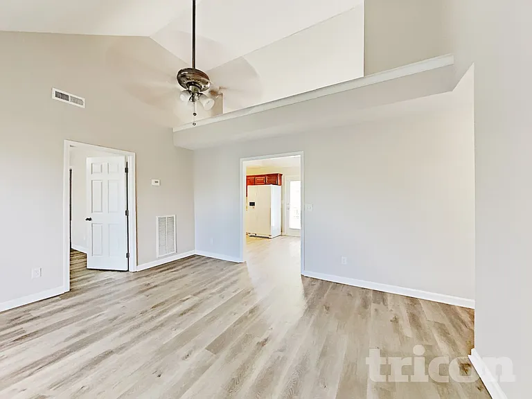 9023 Nevada Ave — Photo 4